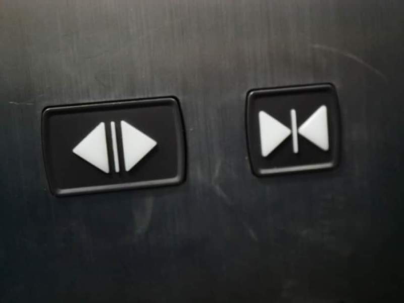 網友看法《讓人搞混的電梯按鈕》不覺得這個▶┃◀跟這個◀┃▶有點難分嗎