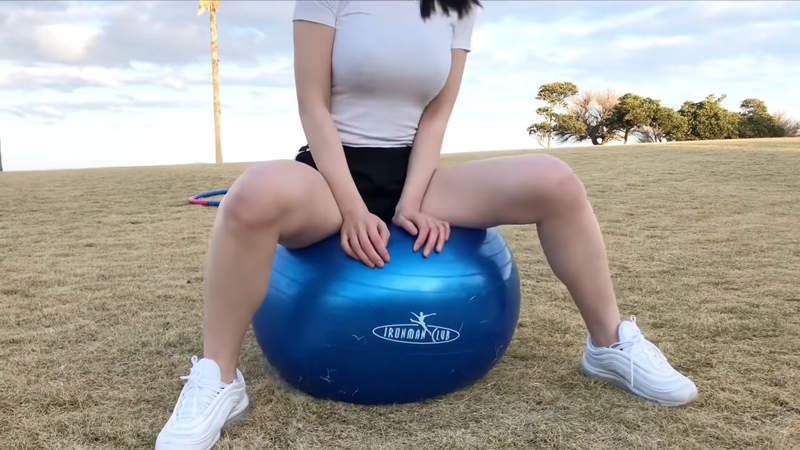 乳tuber露臉了《くまクッキング爆胸料理頻道》不~我看錯了好像也沒全露QQ