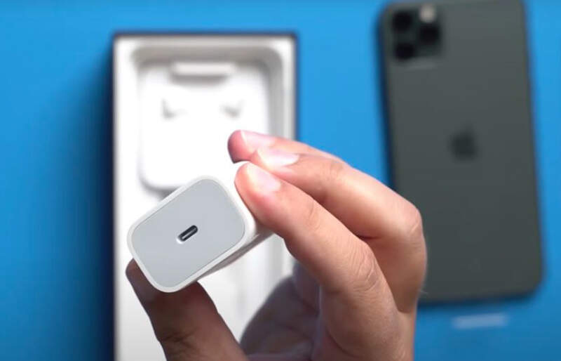 不附充電器判賠千鎂!《iPhone》消費者沒有拿到充電器,巴西法官求處賠償1,075美元! 不附充電器判賠千鎂!《iPhone》消費者沒有拿到充電器,巴西法官求處賠償1,075美元!