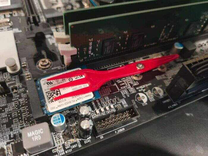 看到瞬間崩潰《讓維修人員傻眼的光景》把餐桌禮儀帶進電腦就會變成這樣