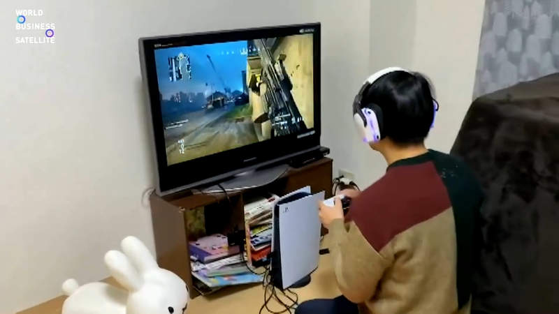 《被懷疑造假的PS5玩家》電視節目訪問決勝時刻粉絲 日本網友吐槽家中景象處處不自然