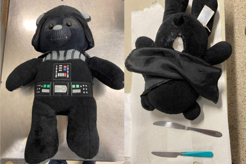 美國運輸安全管理局整理《2021年度十大違禁品》玩偶熊裡塞了刀子以為不會被抓到嗎 美國運輸安全管理局整理《2021年度十大違禁品》玩偶熊裡塞了刀子以為不會被抓到嗎