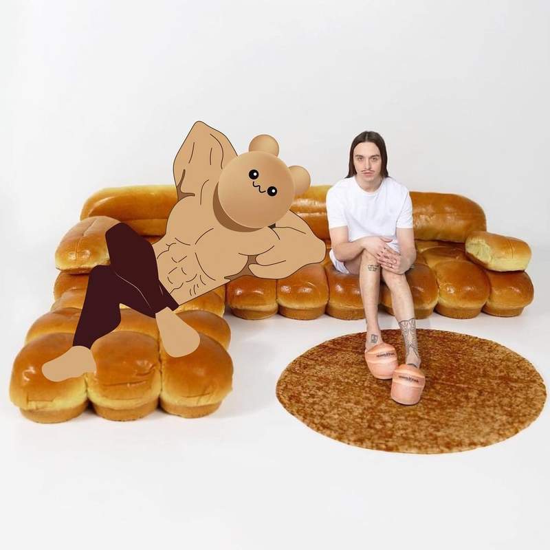 藝術家創意《IKEA手撕麵包沙發》買一組放在家肚子餓直接拆起來吃就好(誤)